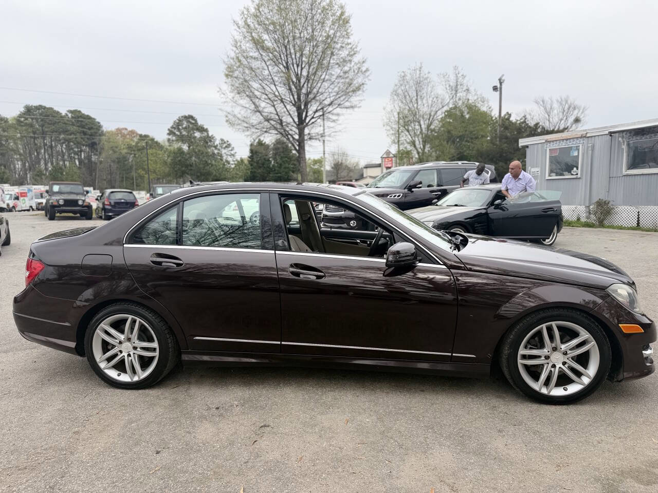 Used 2012 Mercedes-Benz C 300 4MATIC Sedan image 4