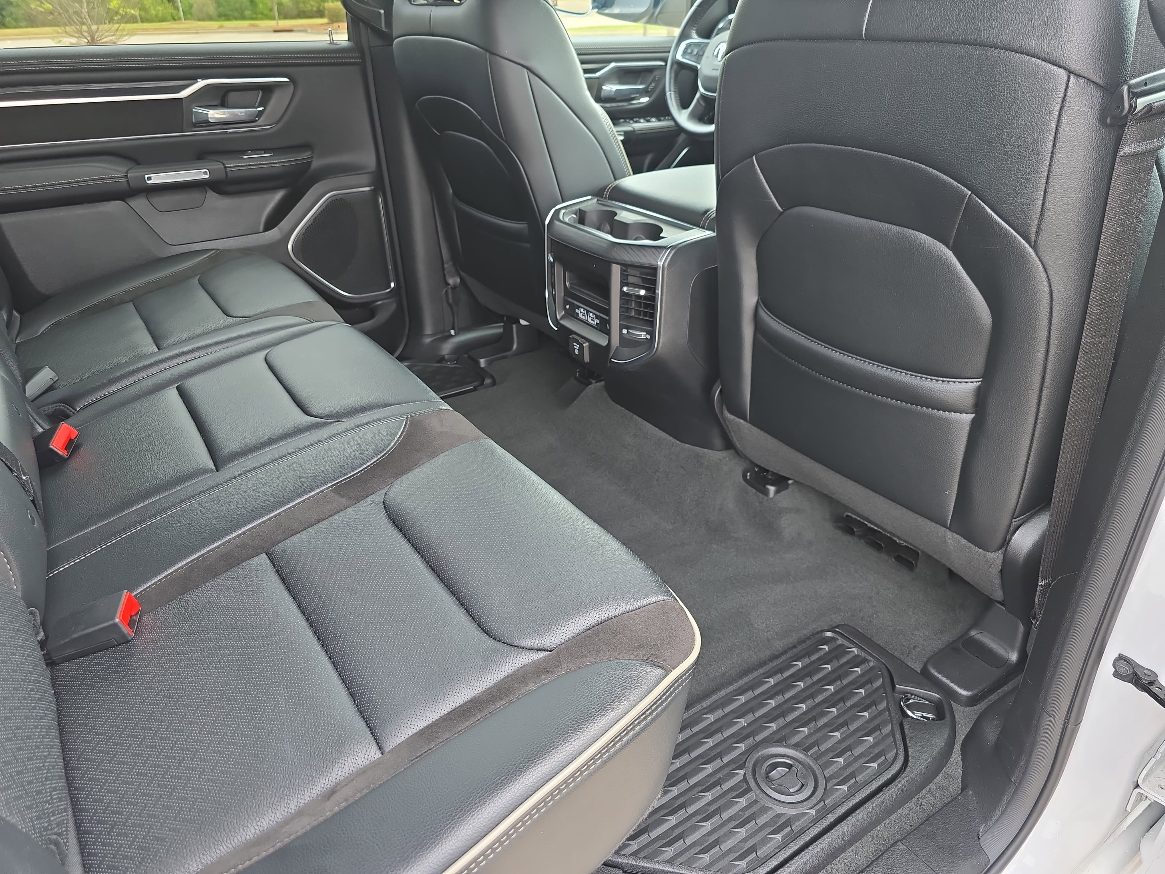 Used 2024 RAM 1500 Laramie image 11