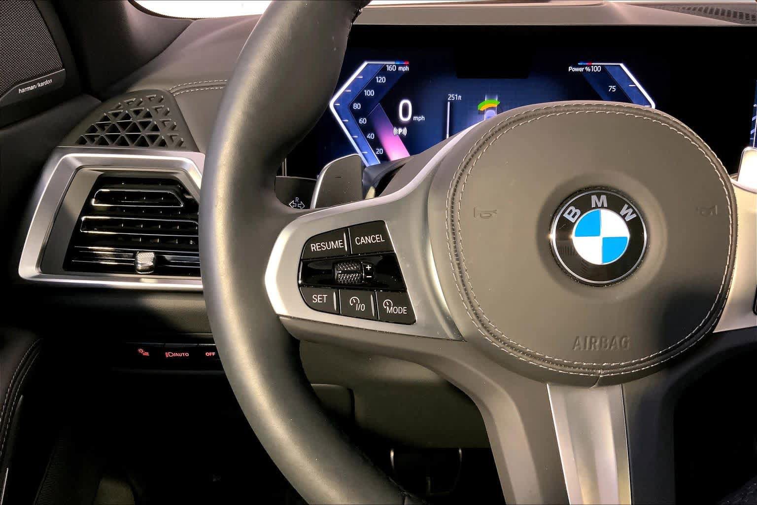 Used 2025 BMW X5 xDrive40i w/ M Sport Package AWD/4WD image 25