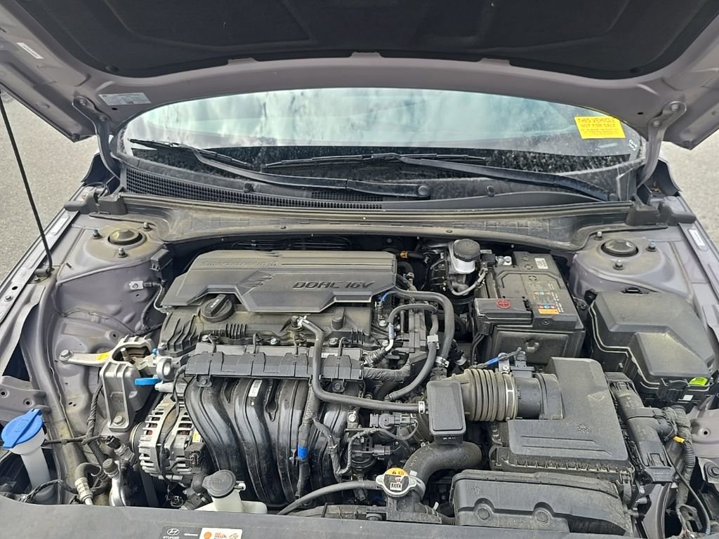 Used 2025 Hyundai Elantra Limited image 26