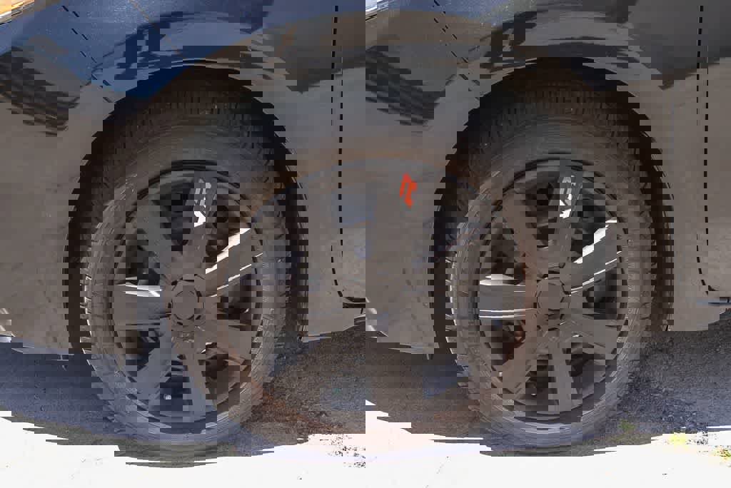 Used 2016 Toyota Corolla LE FWD image 5