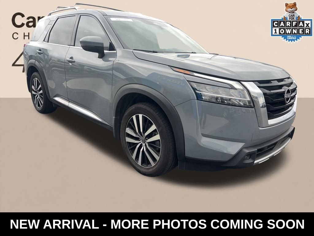 Used 2023 Nissan Pathfinder Platinum FWD image 12