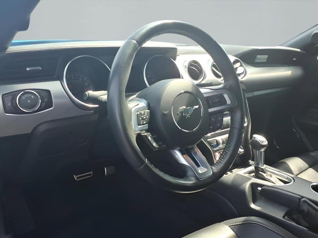 Used 2022 Ford Mustang Premium image 3