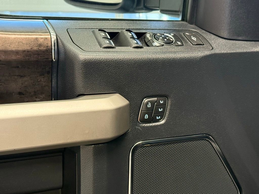 Used 2022 Ford F250 Lariat w/ Black Appearance Pkg image 23