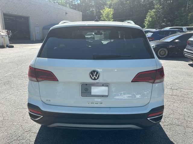 Used 2023 Volkswagen Taos SE w/ Panoramic Sunroof Package FWD image 6