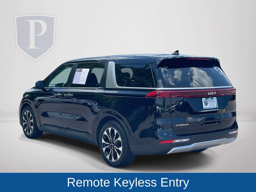 Used 2024 Kia Carnival EX FWD image 6