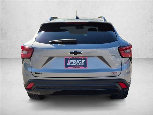 Used 2025 Chevrolet Trax RS w/ Sunroof Package FWD image 7