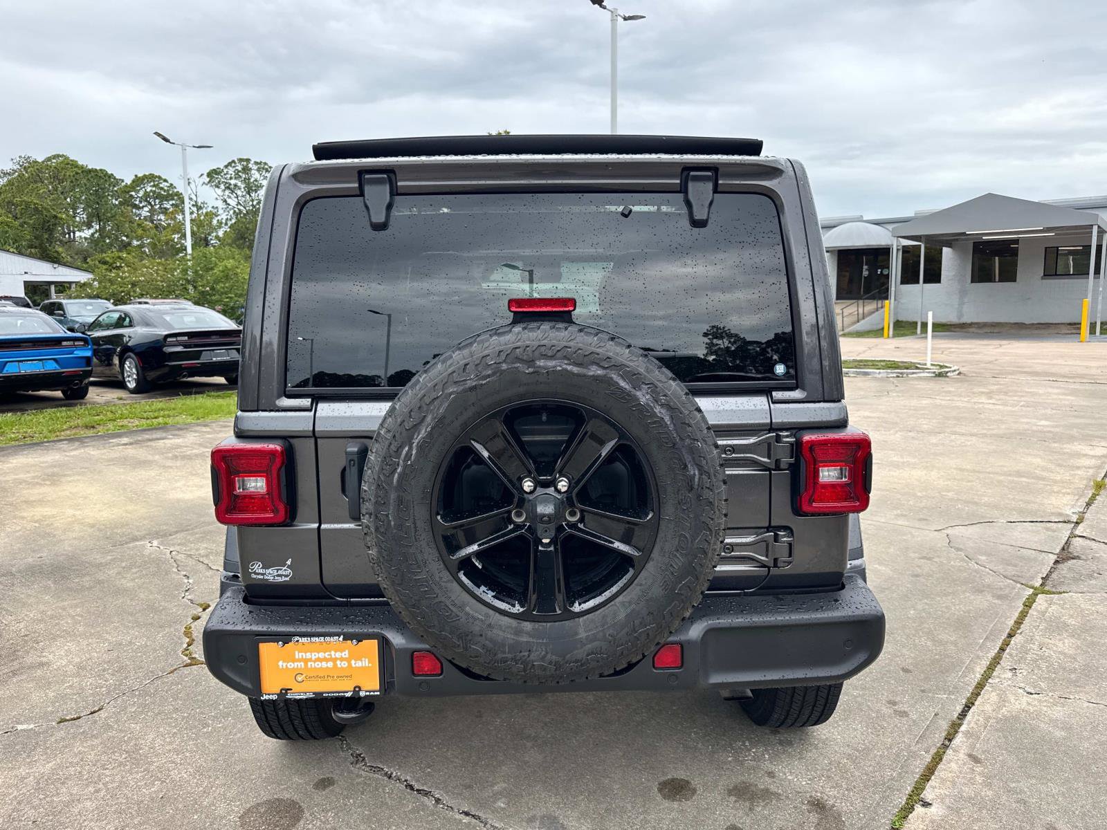 Used 2022 Jeep Wrangler Unlimited Sahara AWD/4WD image 4