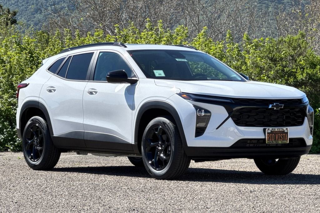 New 2026 Chevrolet Trax LT w/ Sunroof Package image 2