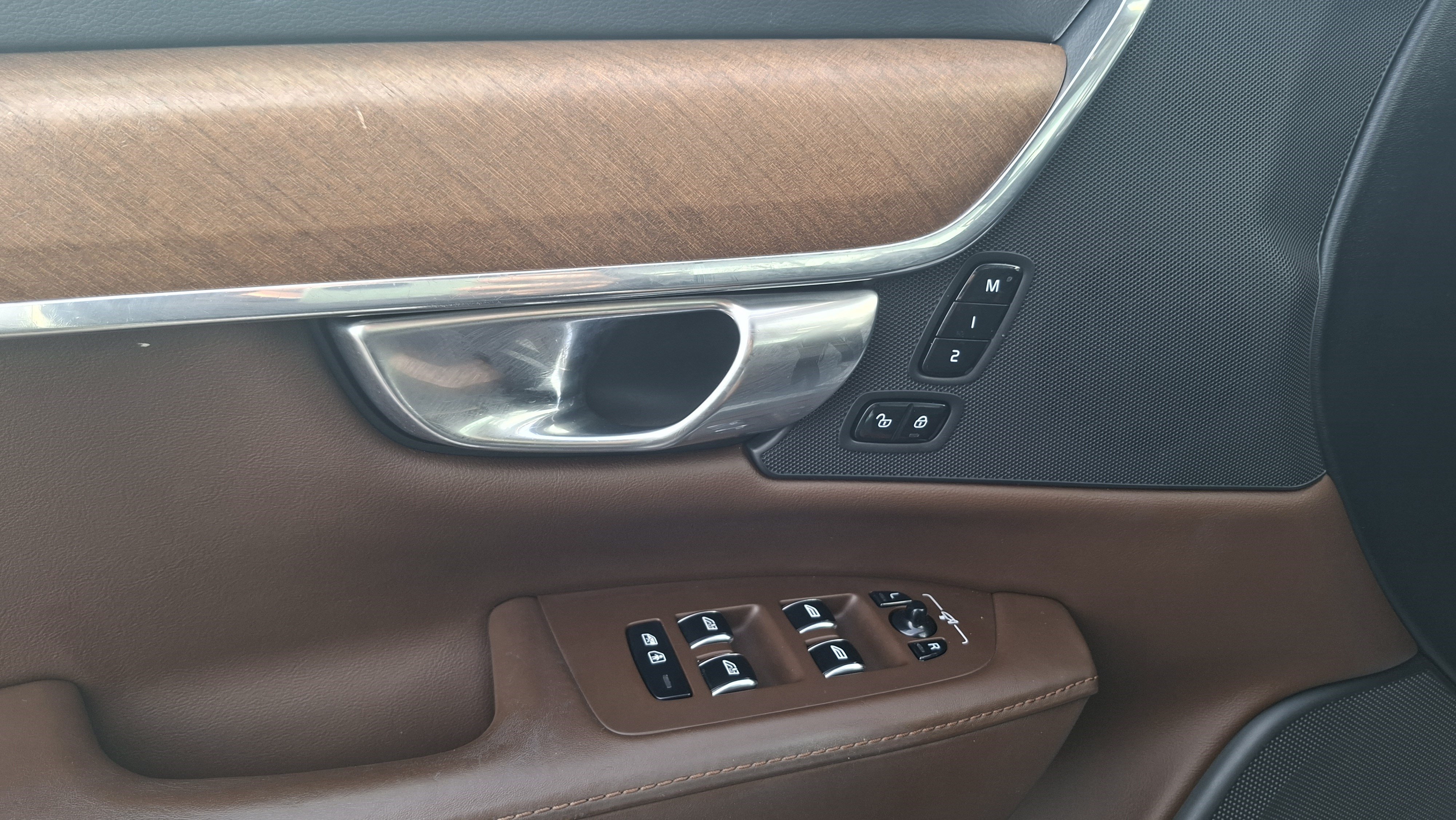 Used 2018 Volvo S90 T6 Inscription w/ Luxury Package AWD/4WD image 17
