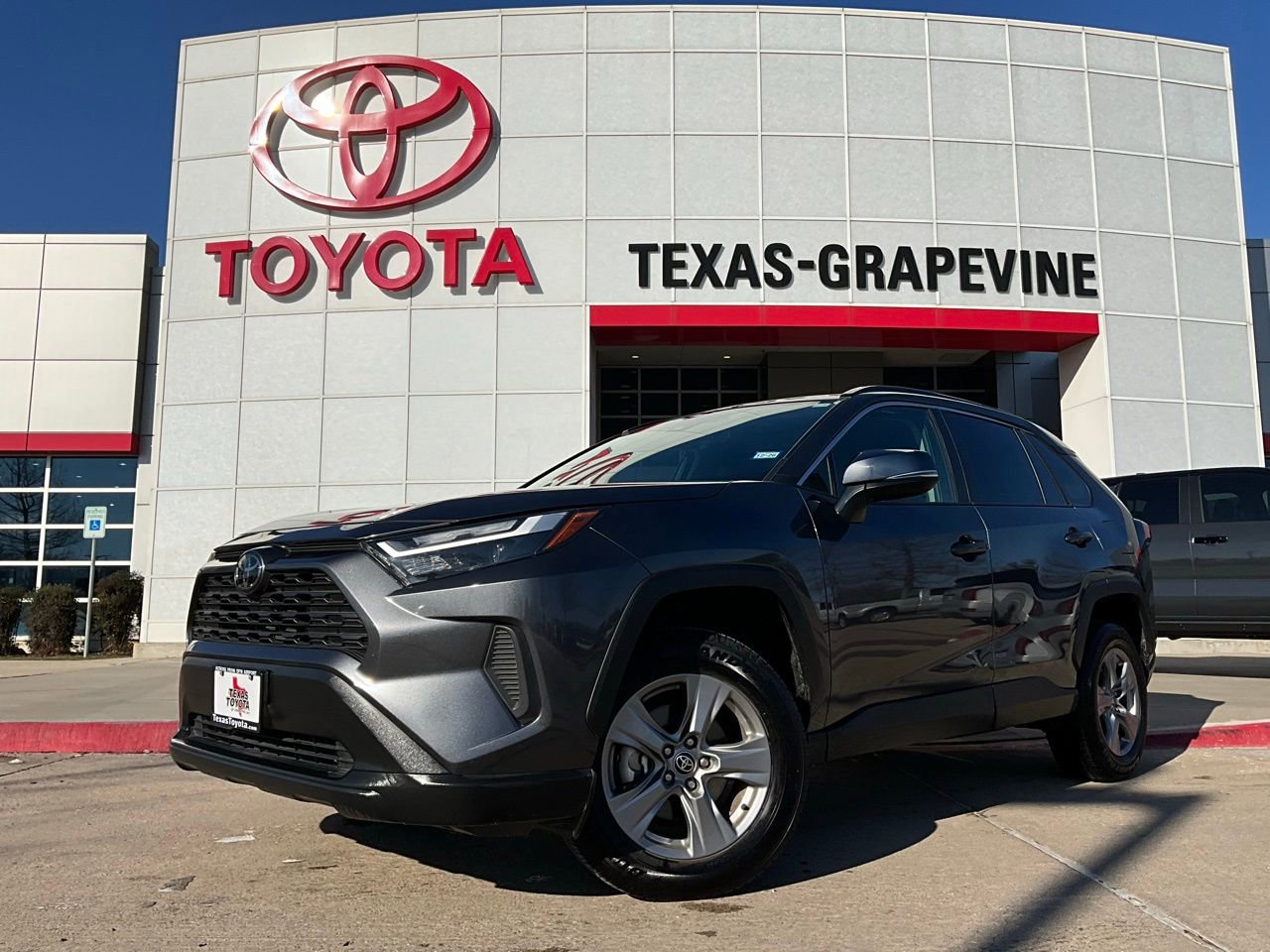 Used 2025 Toyota RAV4 XLE image 2