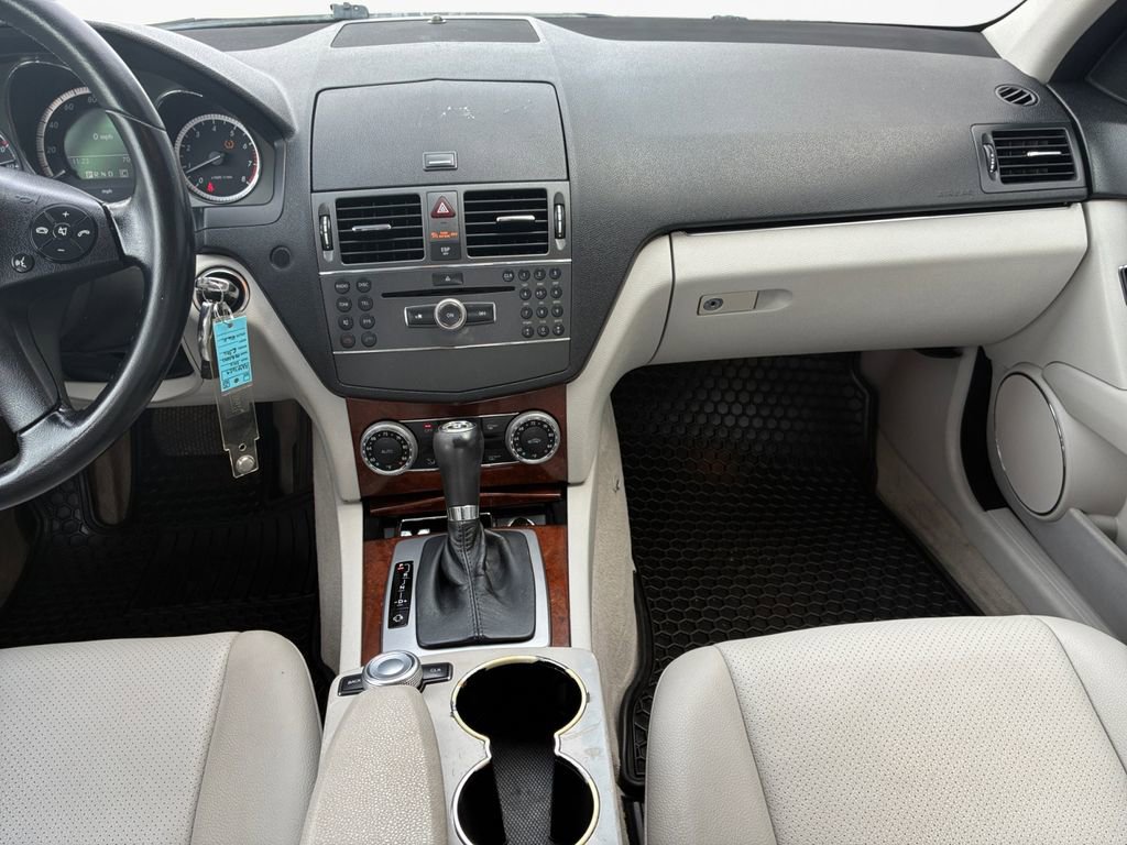 Used 2010 Mercedes-Benz C 300 Sedan image 3