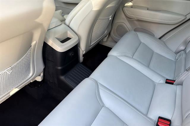 Certified 2023 Volvo XC60 T8 Ultimate image 12