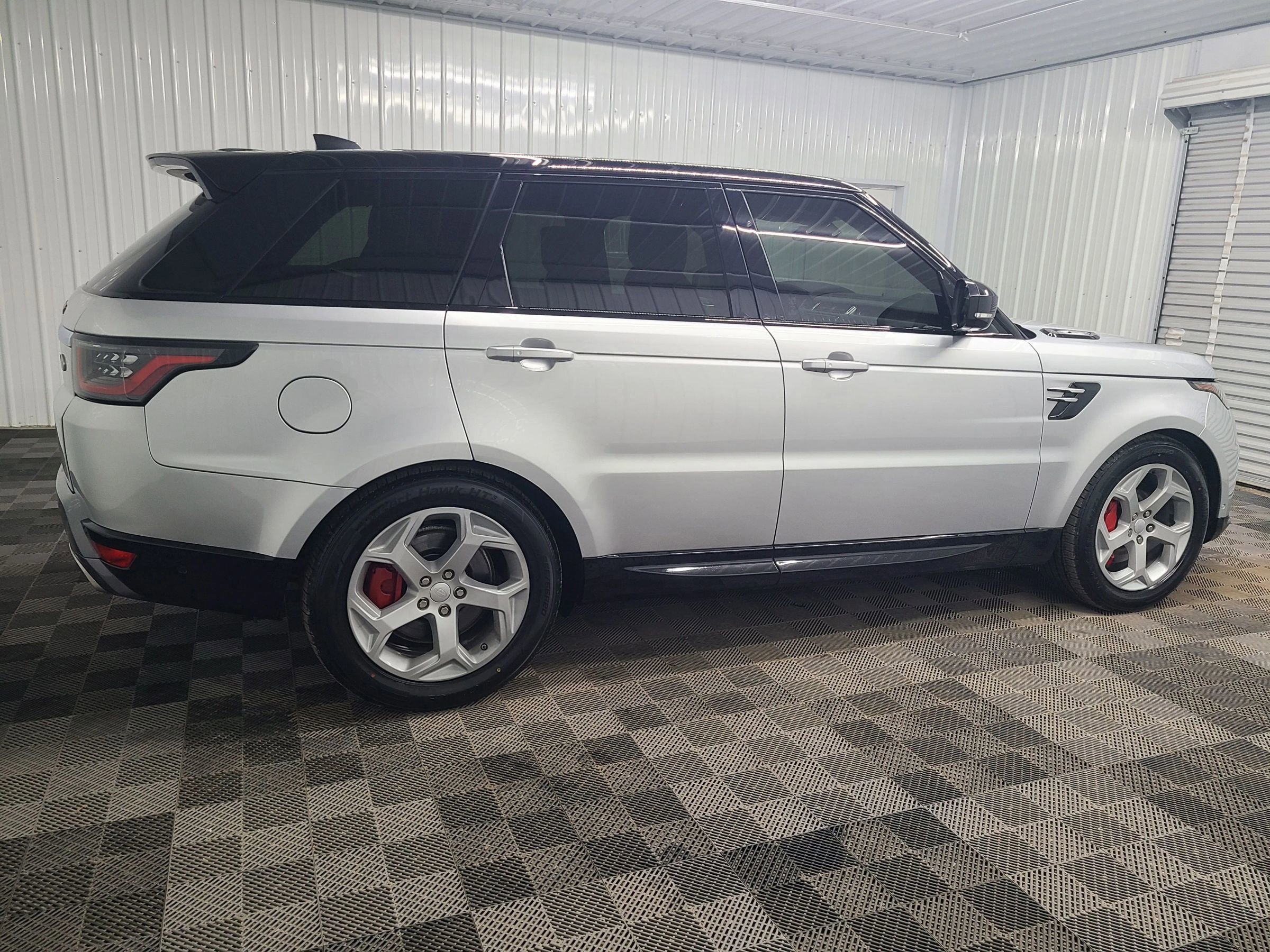 Used 2018 Land Rover Range Rover Sport HSE image 12