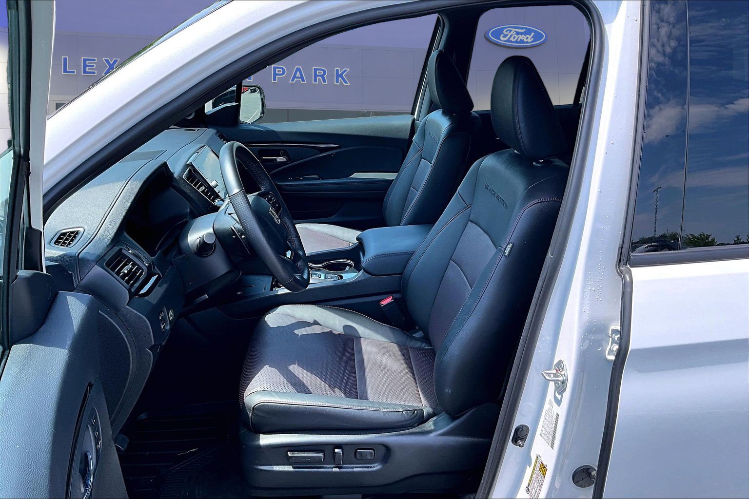 Used 2025 Honda Ridgeline Black Edition image 22