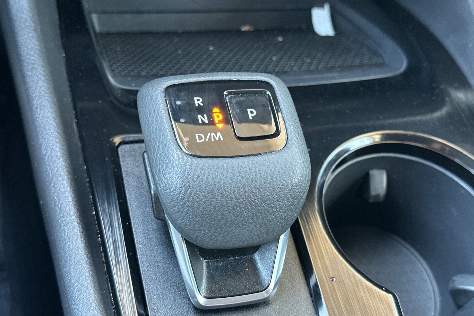 Used 2025 Nissan Rogue SV image 22