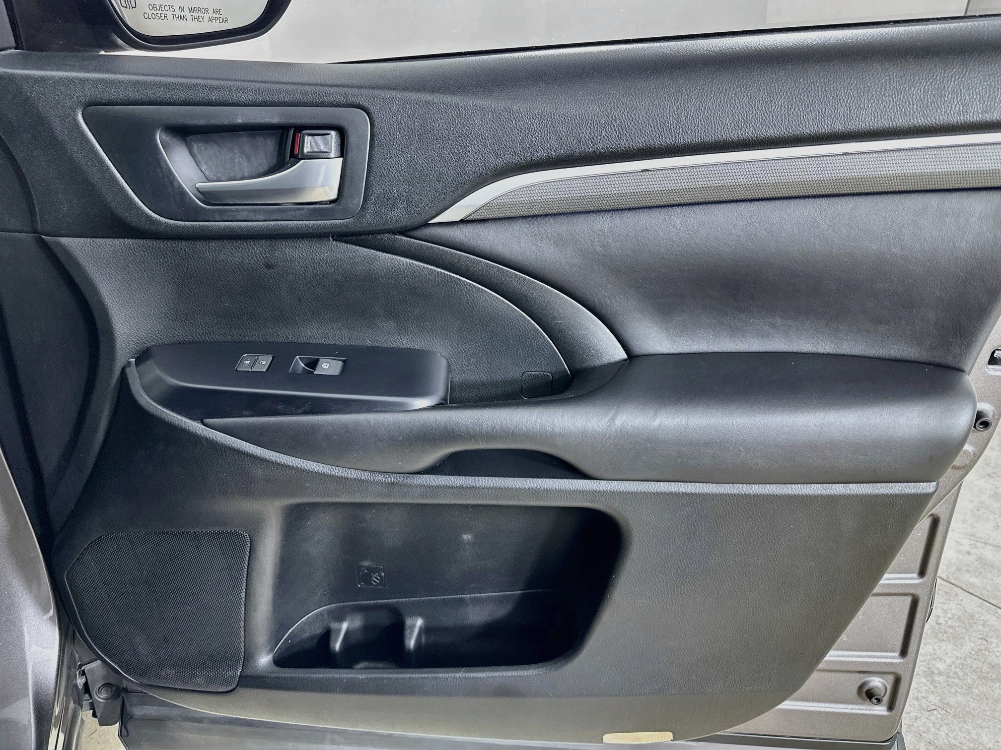 Used 2019 Toyota Highlander SE w/ Nightshade Edition AWD/4WD image 42