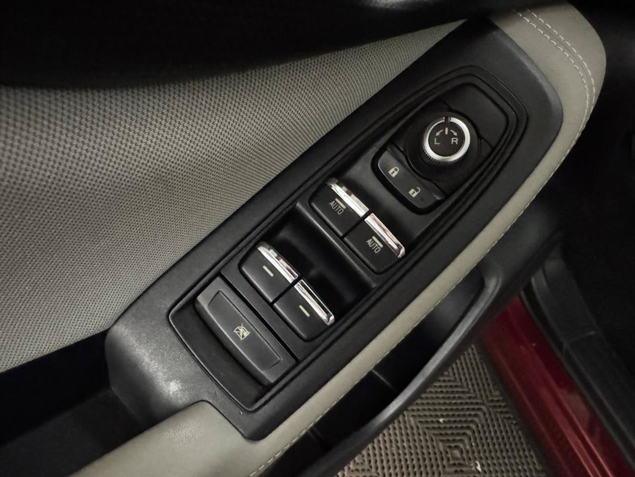 Used 2019 Subaru Forester Premium w/ All-Weather Package AWD/4WD image 6
