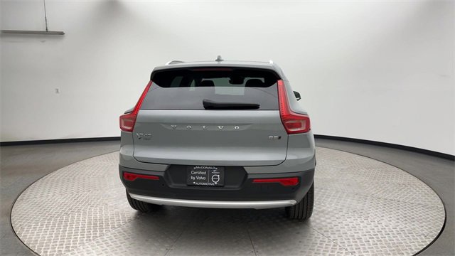 Certified 2025 Volvo XC40 B5 Core image 3