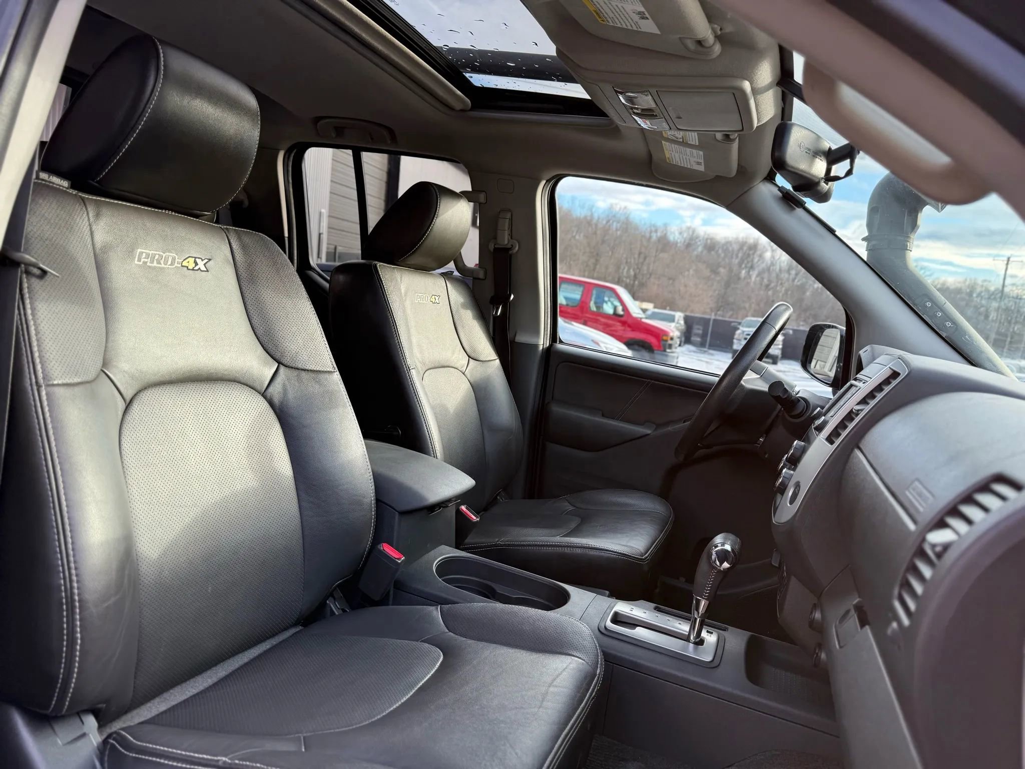 Used 2017 Nissan Frontier PRO-4X w/ Pro-4x Luxury Package image 28