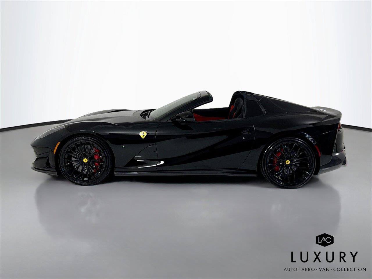 Used 2021 Ferrari 812 GTS RWD image 9