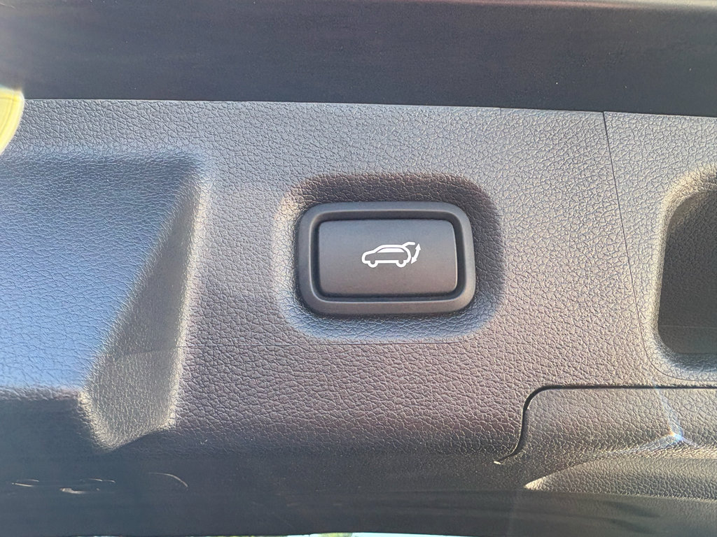 Used 2023 Hyundai Santa Fe SEL FWD image 29