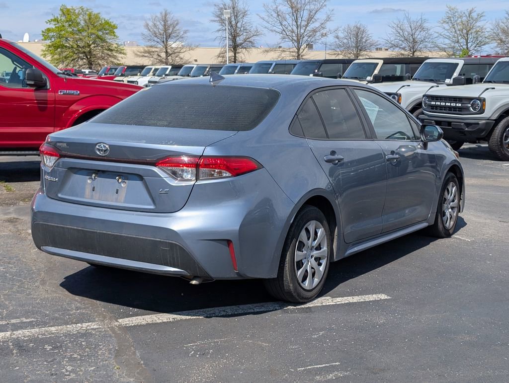 Used 2022 Toyota Corolla LE image 3