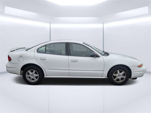 Used 2004 Oldsmobile Alero GL image 2