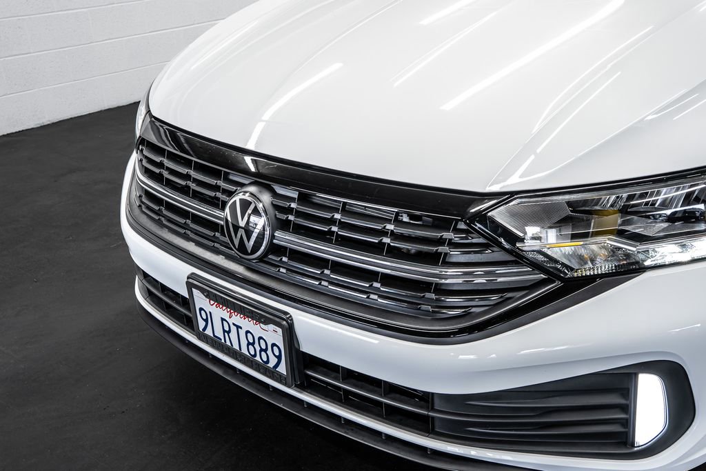 Used 2024 Volkswagen Jetta Sport image 10