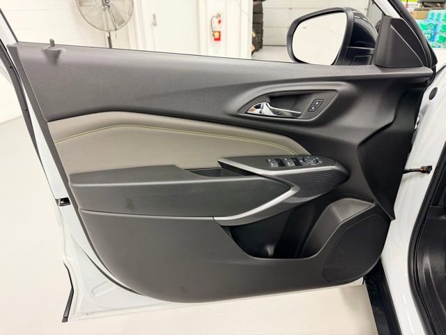 Certified 2025 Chevrolet Trax ACTIV w/ Sunroof Package image 22