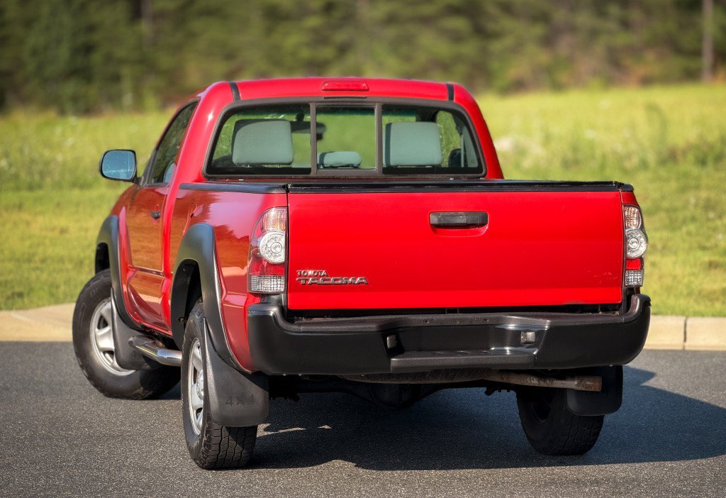 Used 2011 Toyota Tacoma 4x4 Regular Cab image 9