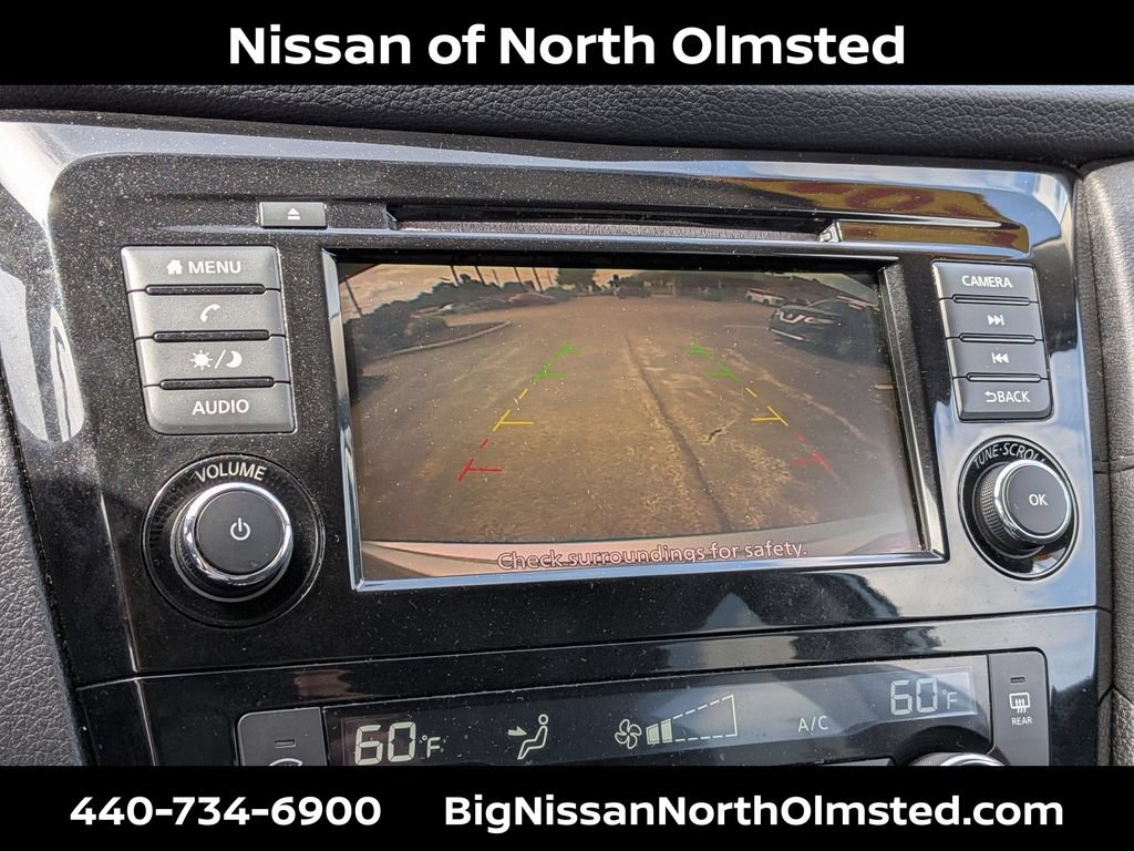 Used 2018 Nissan Rogue SV AWD/4WD image 16