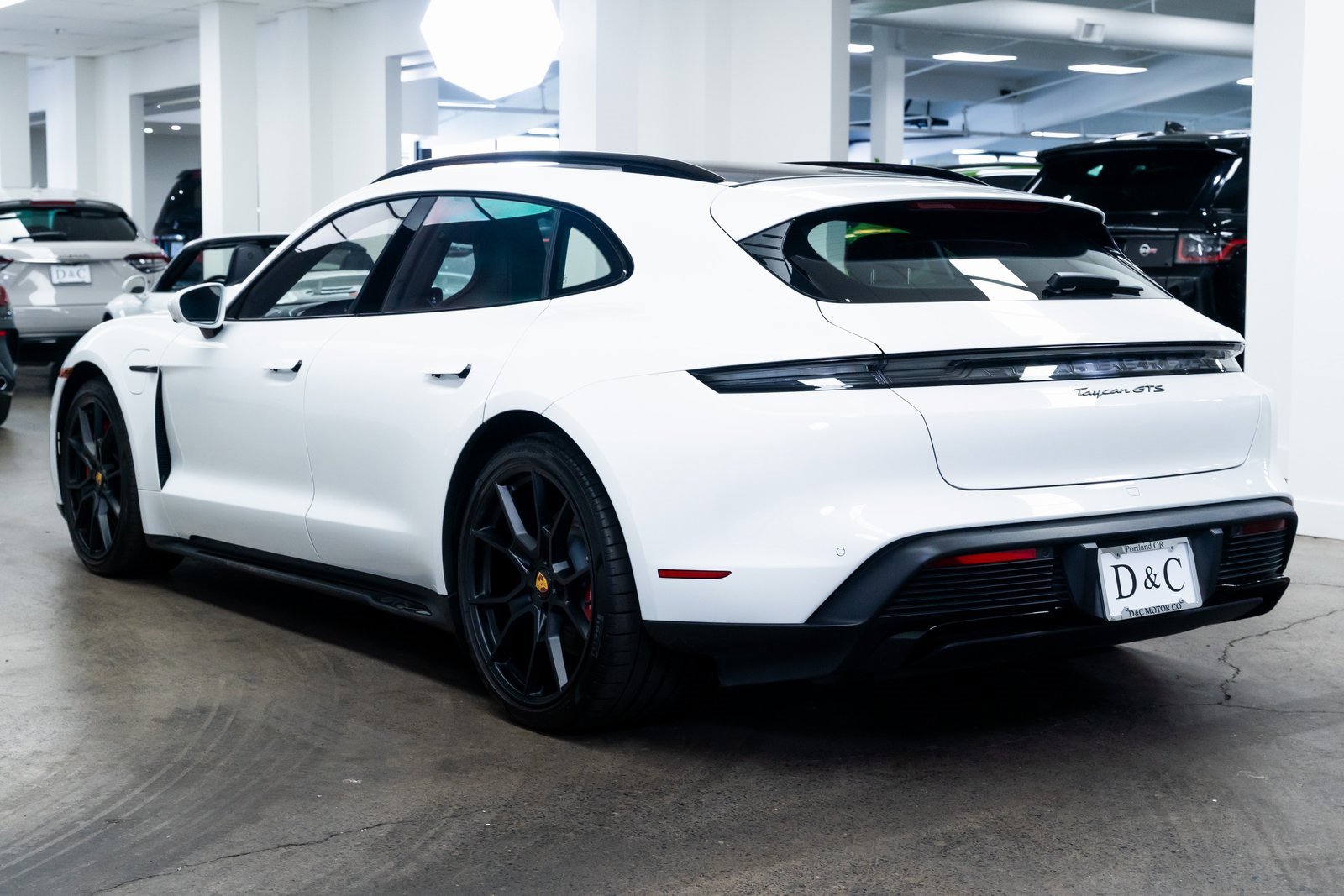 Used 2024 Porsche Taycan GTS image 4