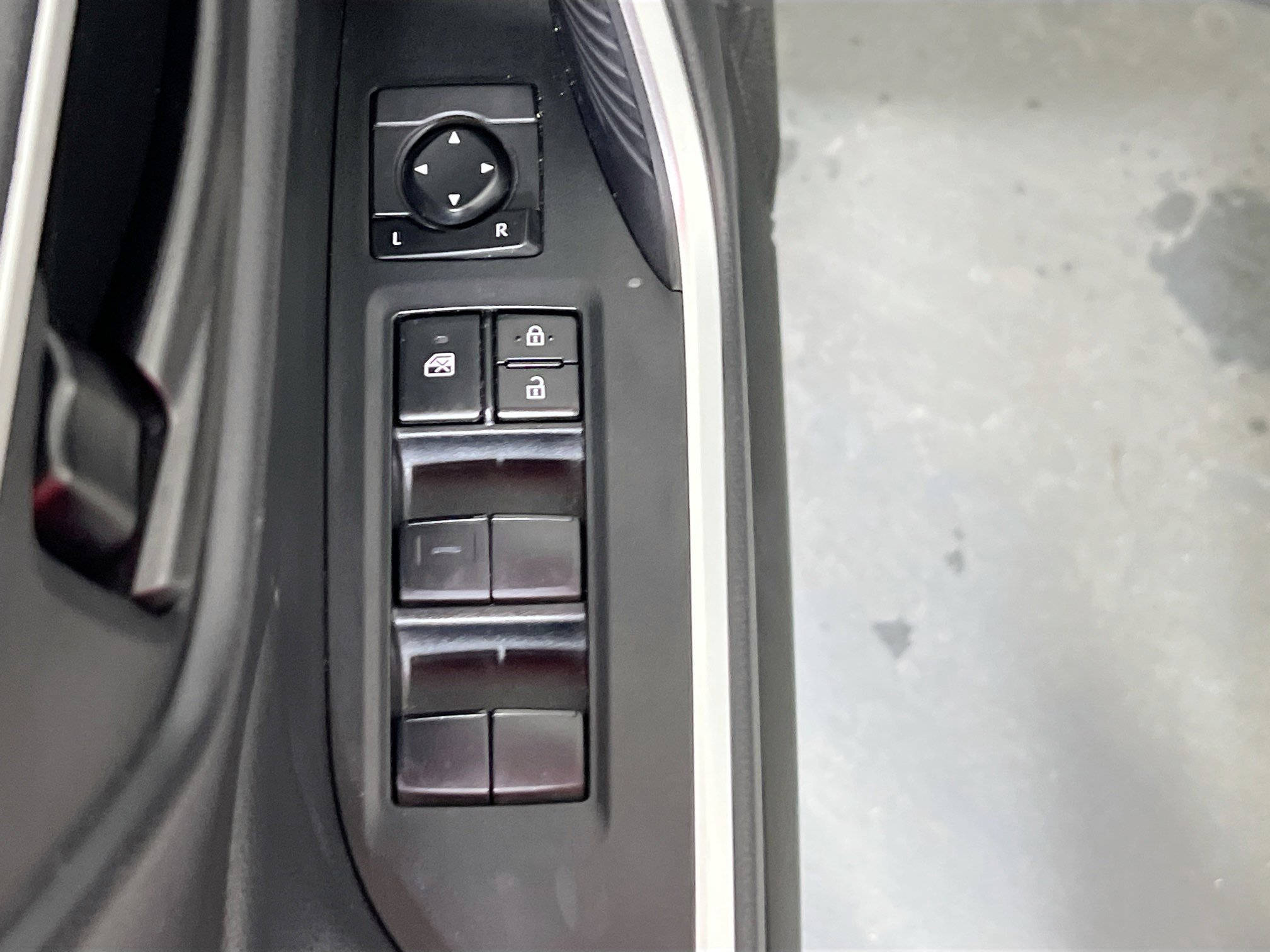 Used 2020 Toyota RAV4 LE w/ All Weather Liner Package image 17