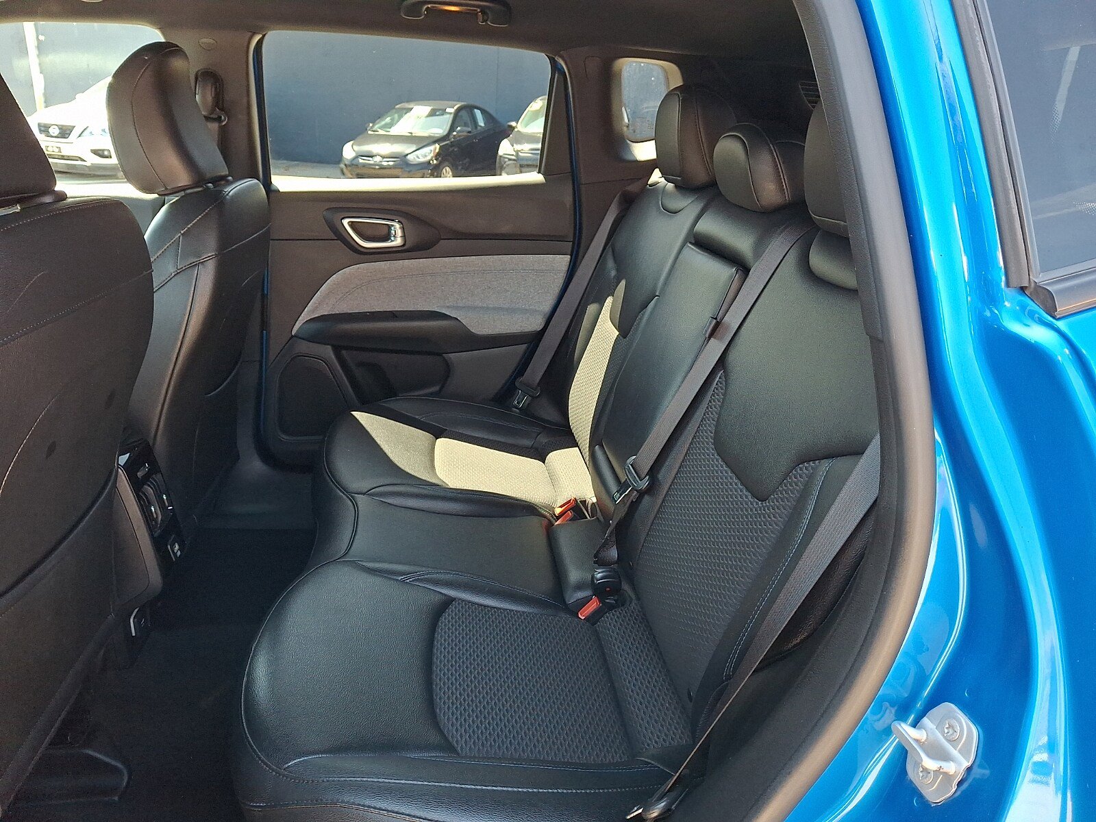 Used 2024 Jeep Compass Latitude image 10