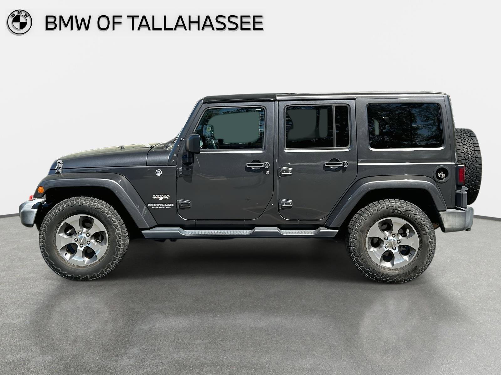 Used 2017 Jeep Wrangler Unlimited Sahara w/ Connectivity Group image 8