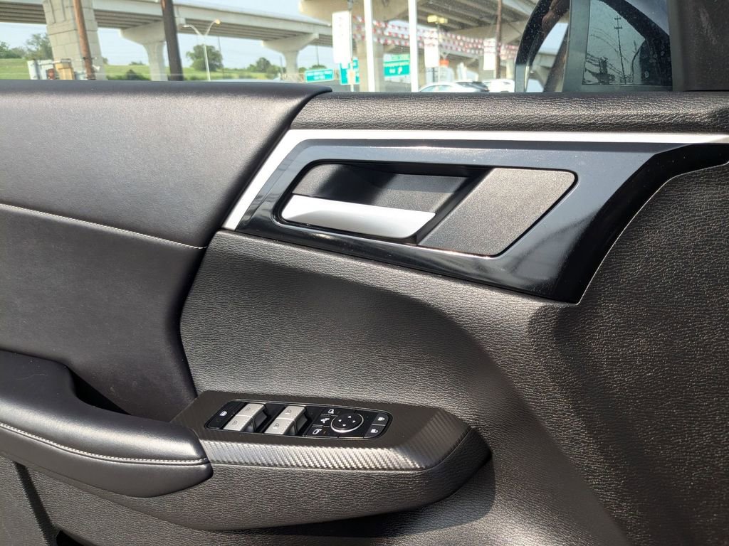 Used 2025 Mitsubishi Outlander SE FWD image 15