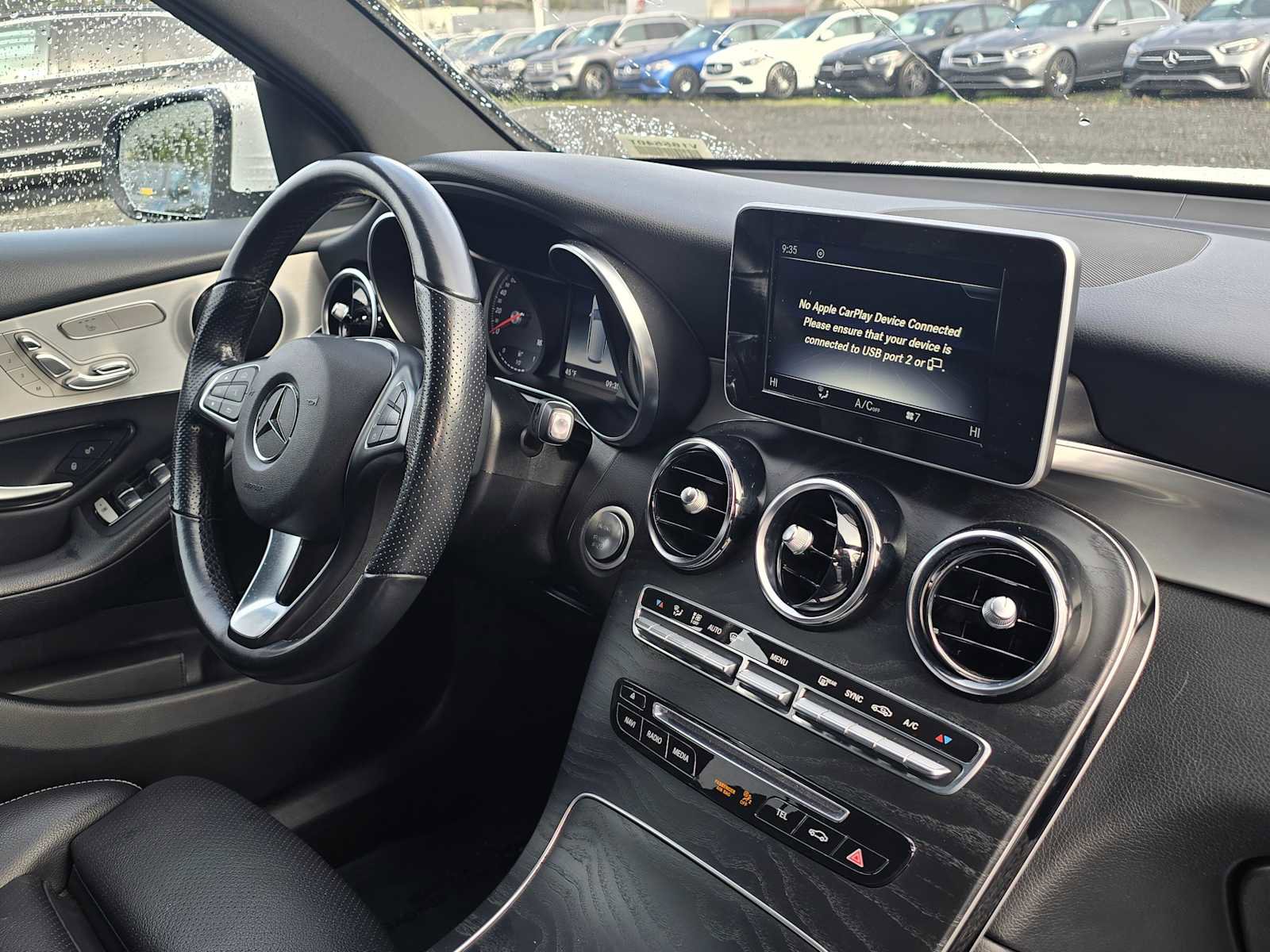 Used 2019 Mercedes-Benz GLC 300 4MATIC image 10