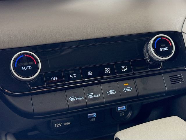 Used 2023 Hyundai Elantra SEL w/ Preferred Accessory Package image 16