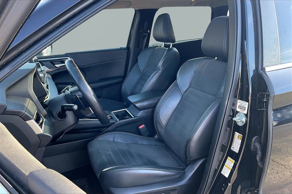 Used 2022 Mitsubishi Outlander SE image 24