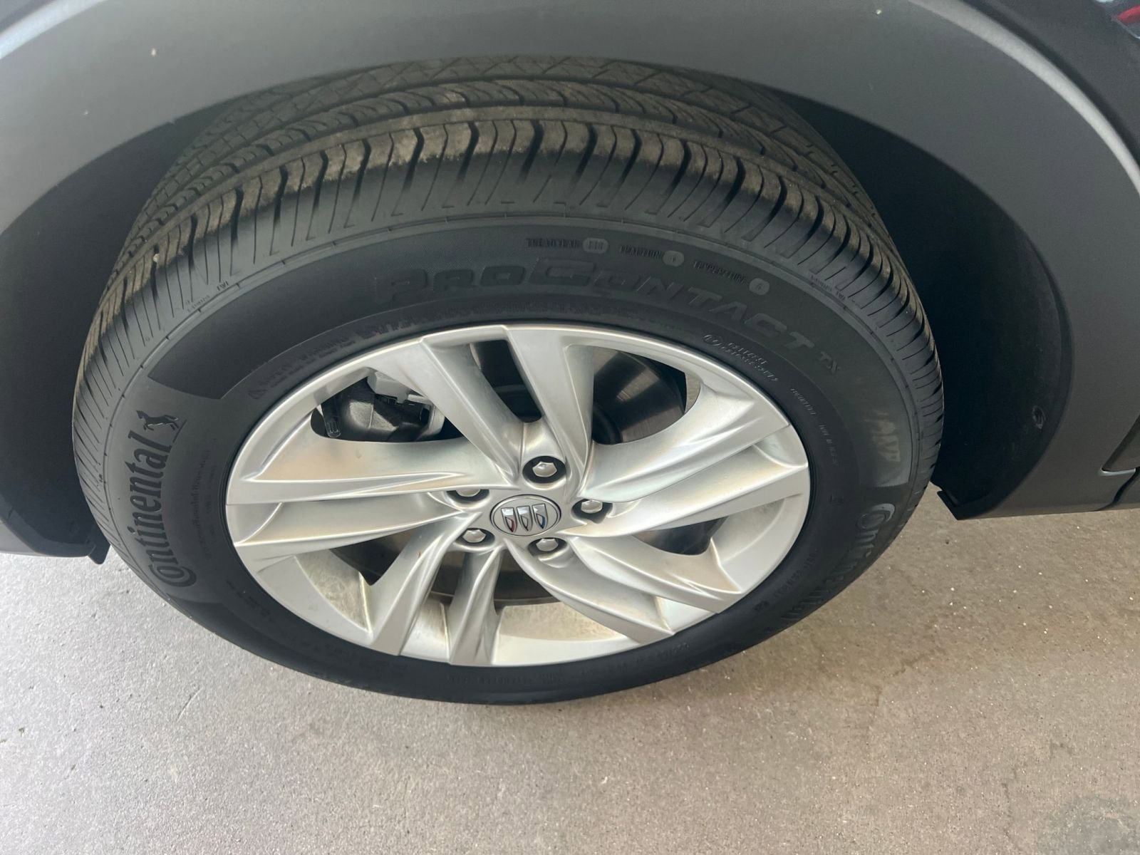 Used 2025 Buick Envista Preferred image 30
