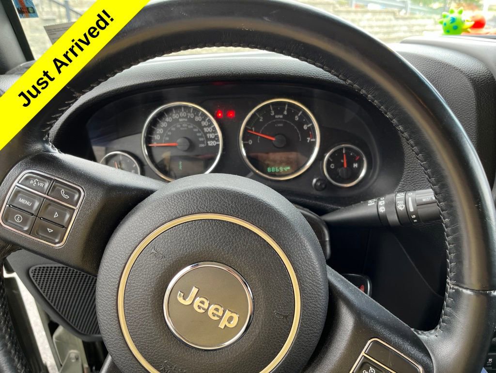 Used 2016 Jeep Wrangler Unlimited Sahara w/ Dual Top Group AWD/4WD image 11