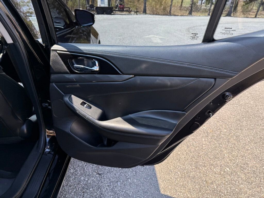 Used 2017 Nissan Maxima SR w/ Midnight Edition image 36