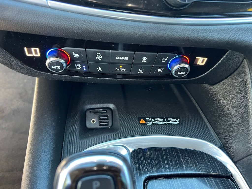 Used 2020 Buick Enclave Avenir w/ Avenir Technology Package AWD/4WD image 39