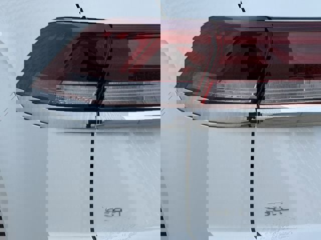 Used 2024 Volkswagen Atlas Cross Sport SEL Premium R-Line image 6