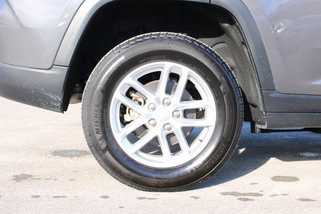 Used 2024 Jeep Grand Cherokee Laredo X w/ Luxury Tech Group I image 31