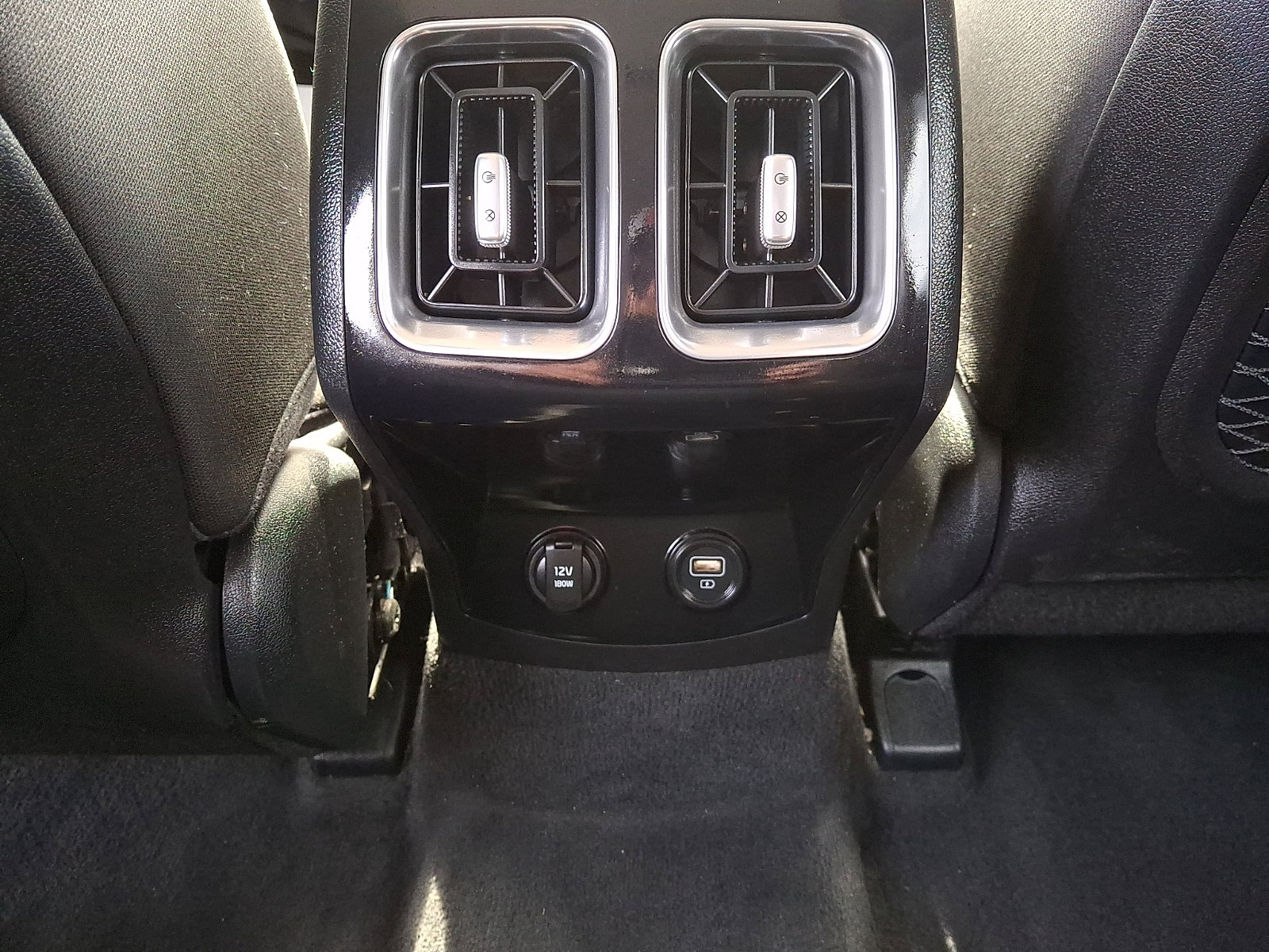 Used 2021 Kia Sorento LX image 12