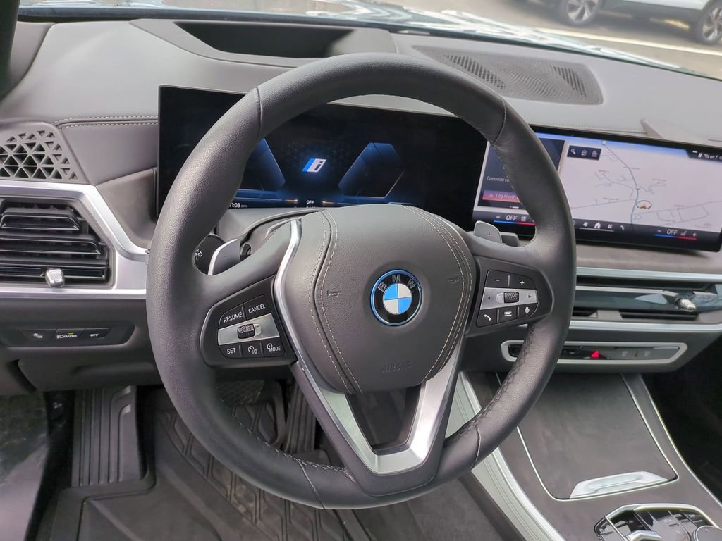 Used 2025 BMW X5 xDrive50e w/ Premium Package image 18