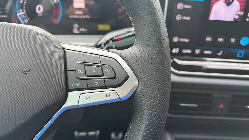 New 2026 Volkswagen Tiguan SE R-Line image 21