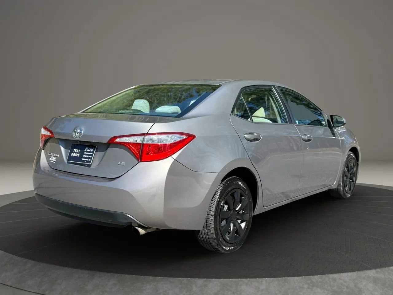 Used 2014 Toyota Corolla LE FWD image 4